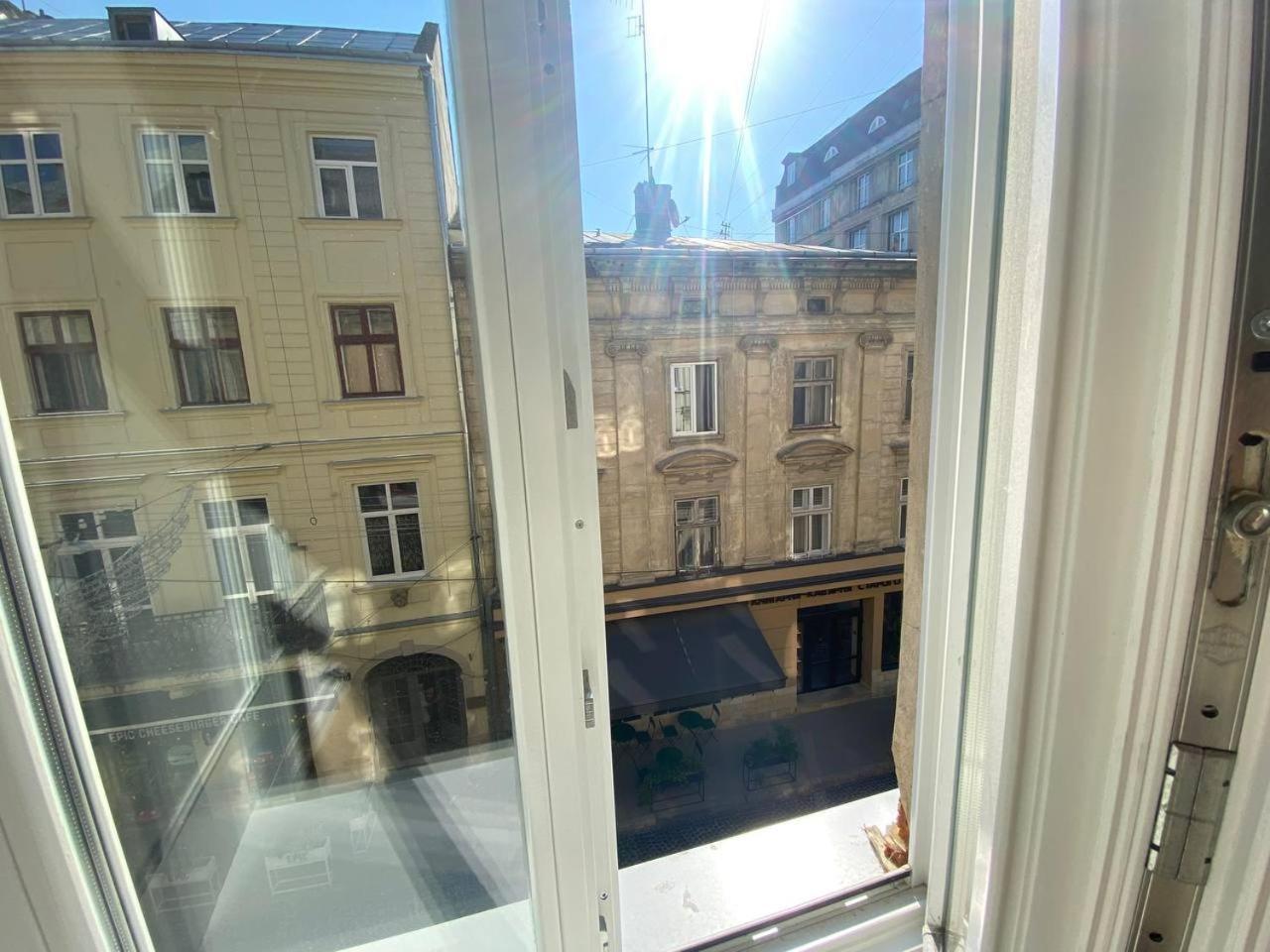 Feel Lviv! Old City Apartment Buitenkant foto